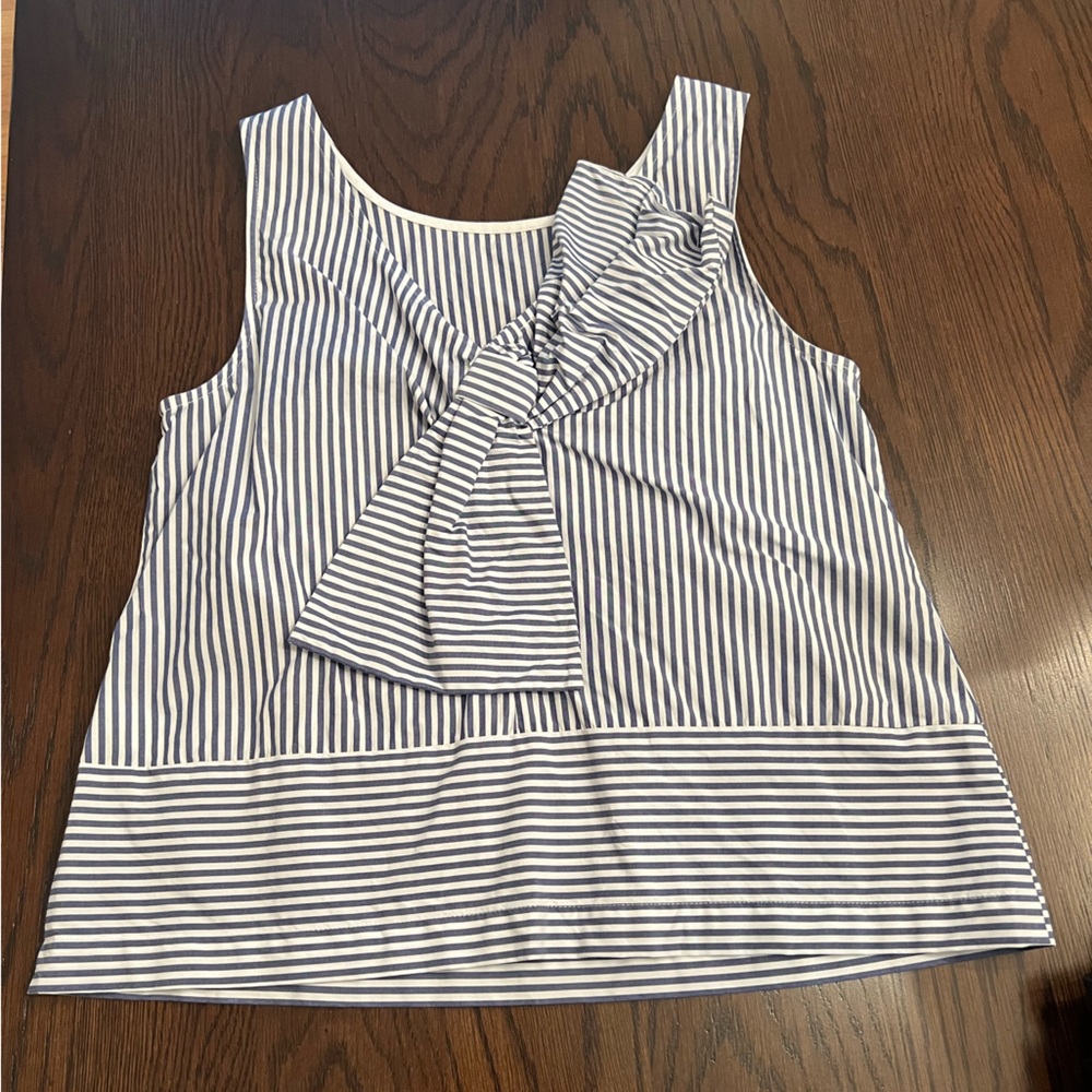 Vineyard vines blouse with bow back